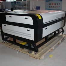  平阳县祥峰工艺品厂 主营 标牌 竹雕微雕 亚克力