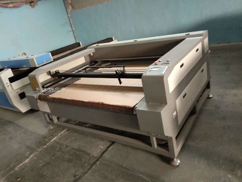 供应广告雕刻机产品 广告雕刻机报价 水晶字雕刻机图片